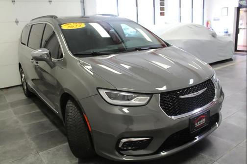 Ceramic Gray Clearcoat 2022 Chrysler Pacifica Limited