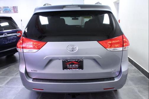 2013 Toyota Sienna LE