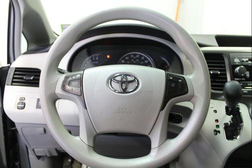 2013 Toyota Sienna LE
