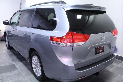 2013 Toyota Sienna LE