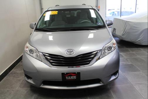2013 Toyota Sienna LE