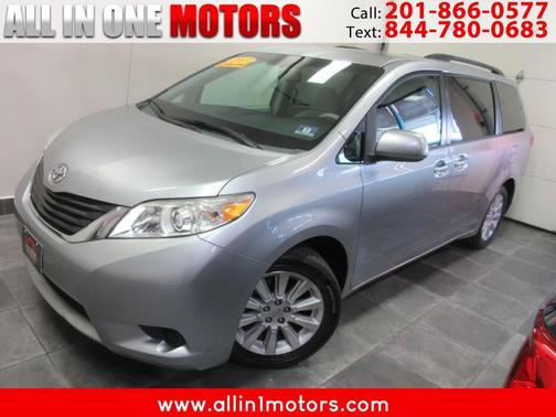 2013 Toyota Sienna LE