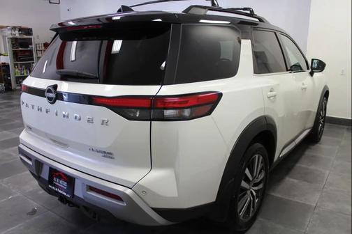 Pearl White Tricoat/Super Black 2022 Nissan Pathfinder Platinum 4WD