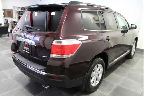 Sizzling Crimson Mica 2011 Toyota Highlander SE