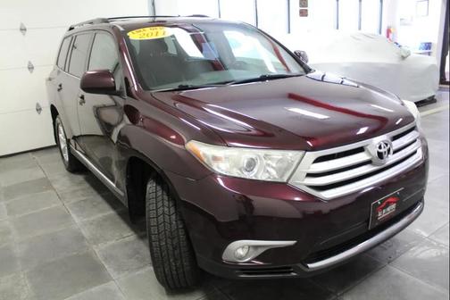 Sizzling Crimson Mica 2011 Toyota Highlander SE
