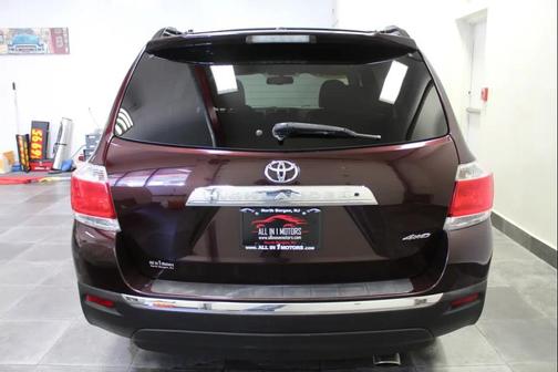 Sizzling Crimson Mica 2011 Toyota Highlander SE