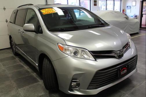 2019 Toyota Sienna XLE