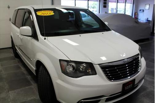 2015 Chrysler Town & Country S
