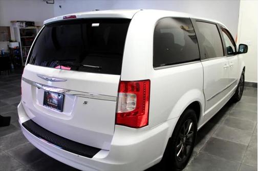 2015 Chrysler Town & Country S
