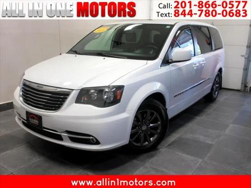 2015 Chrysler Town & Country S