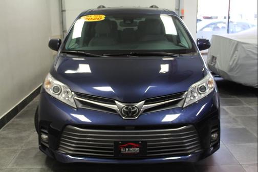 2020 Toyota Sienna XLE