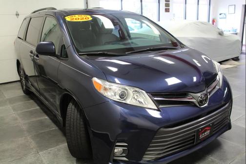 2020 Toyota Sienna XLE