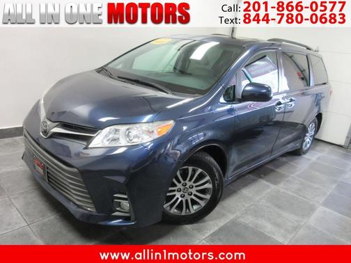 2020 Toyota Sienna XLE