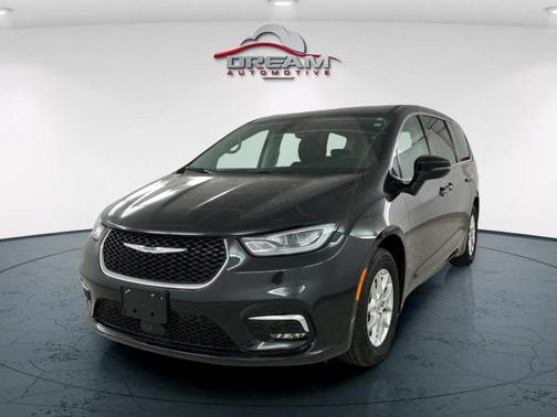 2023 Chrysler Pacifica Touring-L