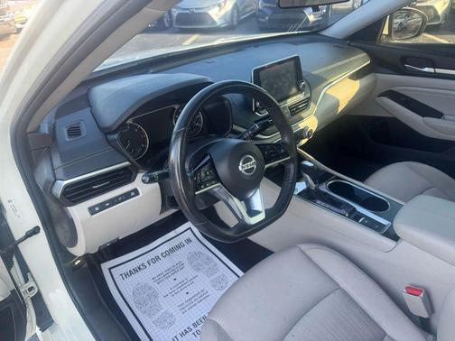 2021 Nissan Altima 2.5 SV