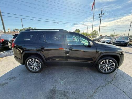 2017 GMC Acadia SLT-1