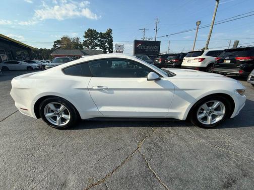 2017 Ford Mustang V6
