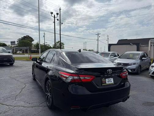 2019 Toyota Camry SE