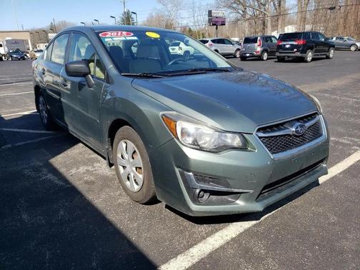 Green 2015 Subaru Impreza 2.0i