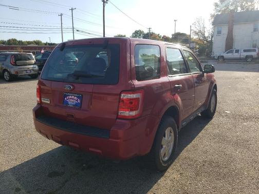 2010 Ford Escape XLS