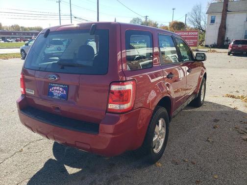 2010 Ford Escape XLS