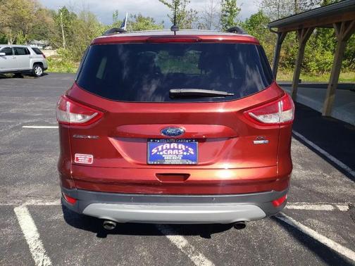 Maroon 2015 Ford Escape SE