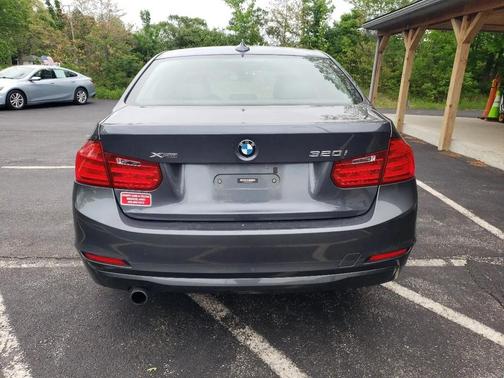 Gray 2013 BMW 320 i
