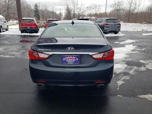 2013 Hyundai SONATA SE