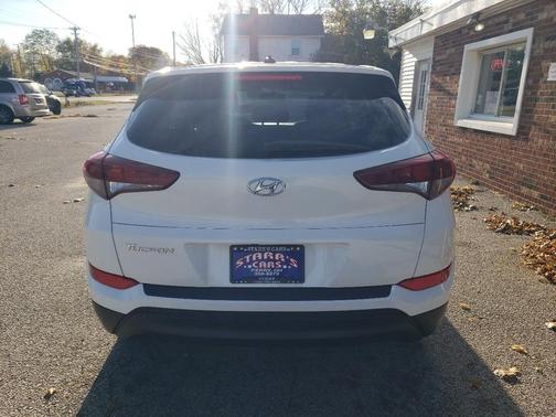2017 Hyundai TUCSON SE
