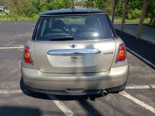 Silver 2009 MINI Cooper Base