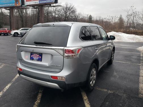 2015 Mitsubishi Outlander ES