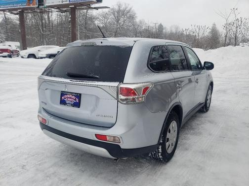 2015 Mitsubishi Outlander ES