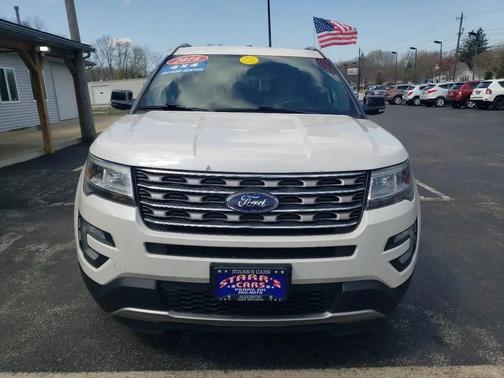 White 2016 Ford Explorer XLT