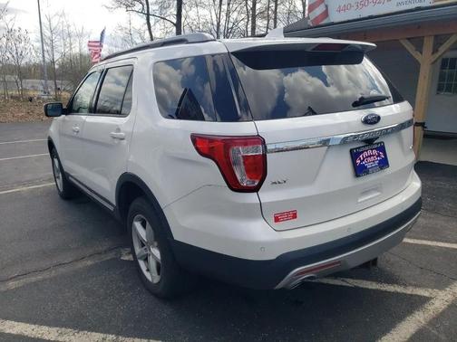 White 2016 Ford Explorer XLT