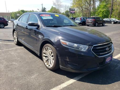 Black 2019 Ford Taurus Limited FWD