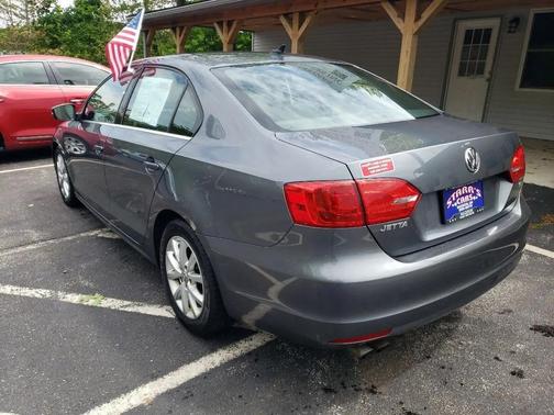 Gray 2014 Volkswagen Jetta Auto SE w/Connectivity