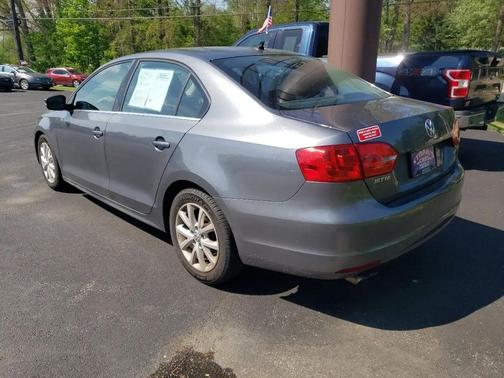 Gray 2014 Volkswagen Jetta Auto SE w/Connectivity