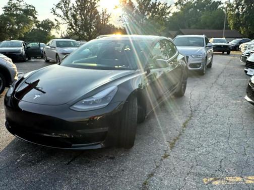 2022 Tesla Model 3 Standard Range