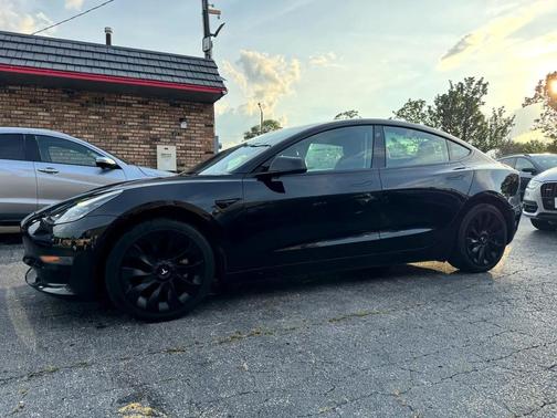 2022 Tesla Model 3 Standard Range