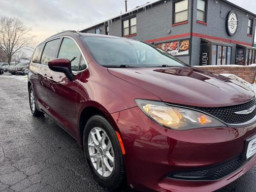 2021 Chrysler Voyager LXI