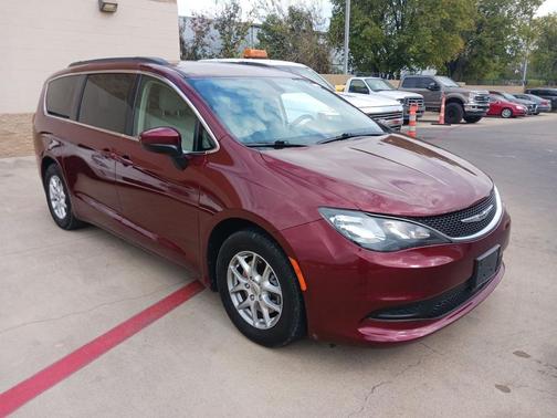 2021 Chrysler Voyager LXI