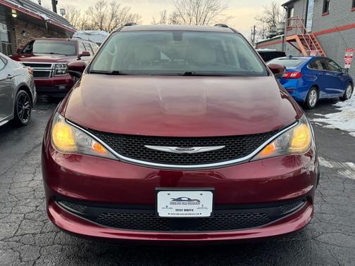 2021 Chrysler Voyager LXI