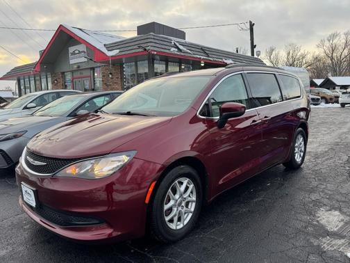 2021 Chrysler Voyager LXI