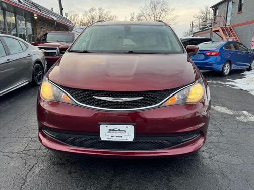 2021 Chrysler Voyager LXI