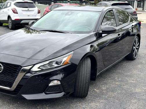 2020 Nissan Altima SR FWD