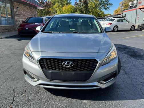 2017 Hyundai SONATA Hybrid SE