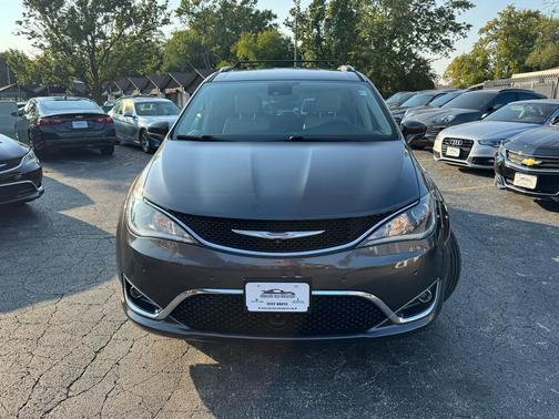2018 Chrysler Pacifica Touring-L