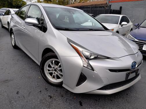 2016 Toyota Prius Three Touring