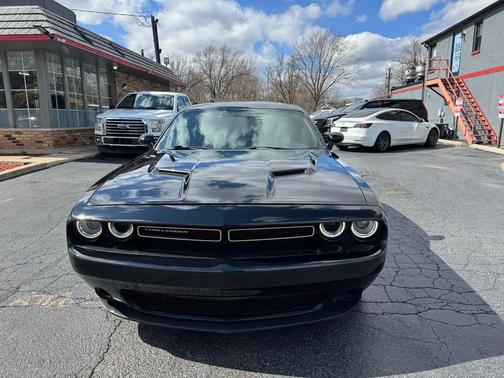Pitch Black Clearcoat 2016 Dodge Challenger SXT