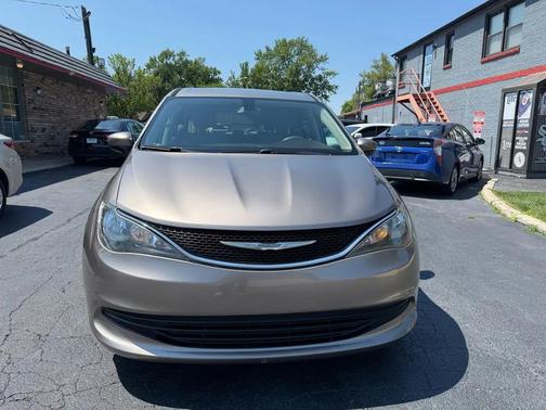 Molten Silver 2017 Chrysler Pacifica Touring